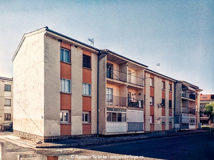 fachadas barrio obrero fotografia edificio ventanas hogares arquitectura paisaje urbano siuacionismo psicogeografia antonio beltran